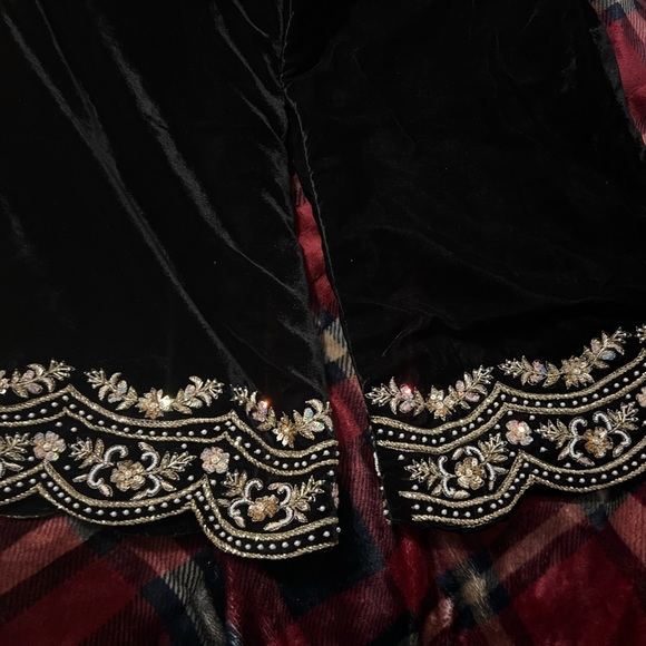 Punjabi, plazo suit with velvet dupatta ( shawl), available in Dupatta also - Picture 3 of 13